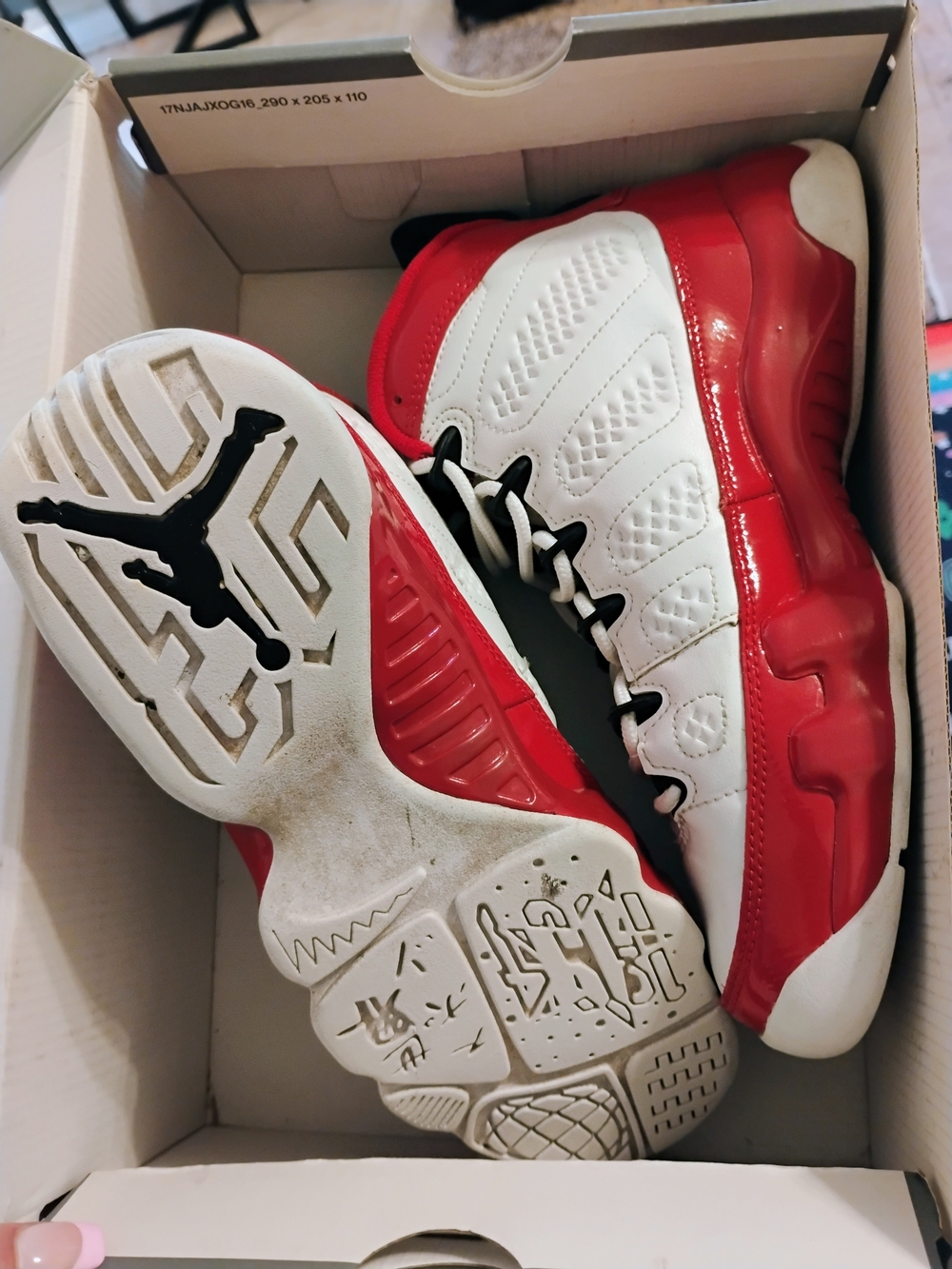 Jordan 9 Retro Kids Sneakers - White / Gym Red - Picture 4 of 7